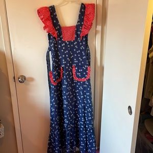 Vintage Maxi Dress- ruffles and pockets!